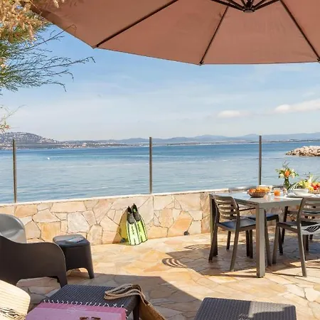 Le Cigalou, Authentique Cabanon De Pecheur En Bord De Avec Sa Terrasse Spacieuse Et Amenagee Hyères